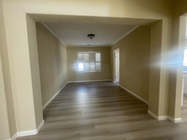 Building Photo - 4 Bedroom 3 Bath Hiddenbrook Home