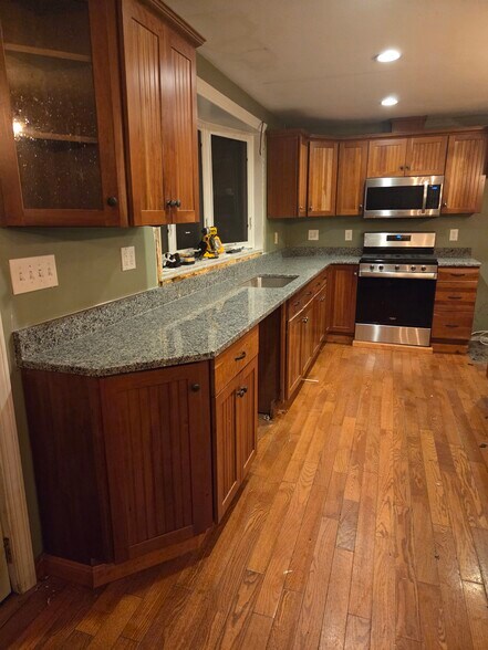 Brand new Granite - 40 Henry Bridge Rd