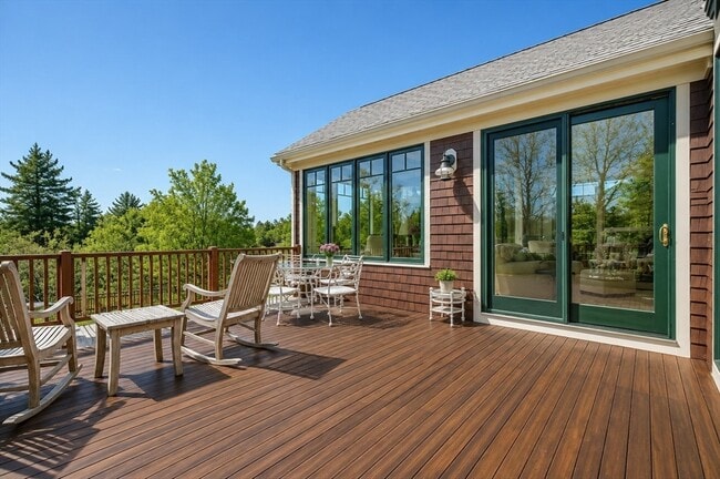 Building Photo - 5 Tillinghast Dr