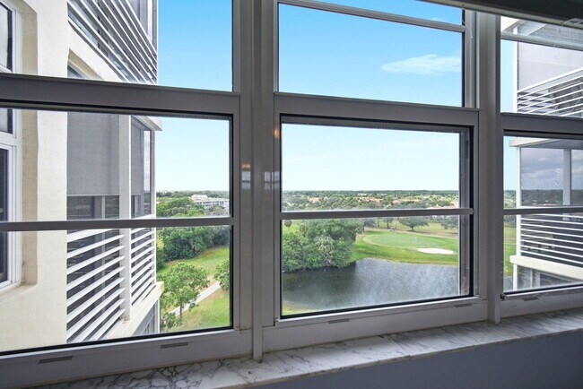 Building Photo - 3507 Oaks Way