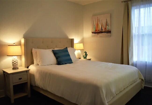 Building Photo - 1115 8th St N