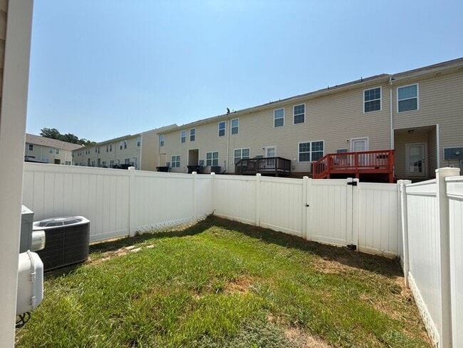 Building Photo - T.R. Lawing Realty Property