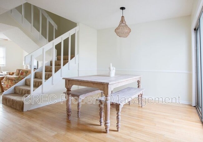 Building Photo - 637 Baytree Ct