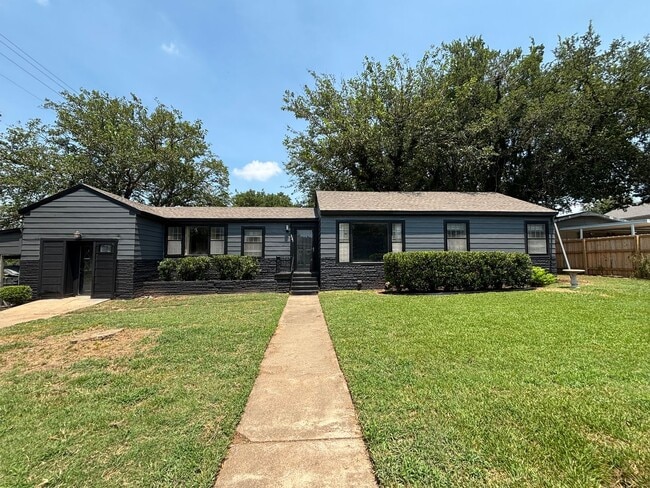 Building Photo - Home For Rent in SW Ardmore!