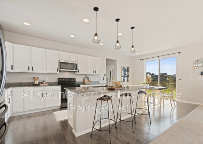 Building Photo - 5217 Alberta Falls St