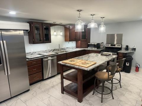 Kitchen Island - 840 W Galena St