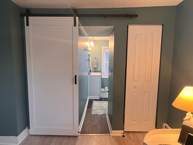 Building Photo - 26 Poplar St