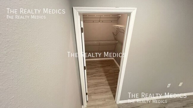 Building Photo - 2122 Sans Souci Ave SE