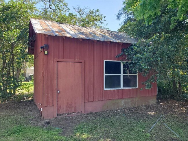 Building Photo - 37646 Hendley Ave