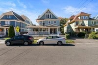 Building Photo - 737 Laurel Ave