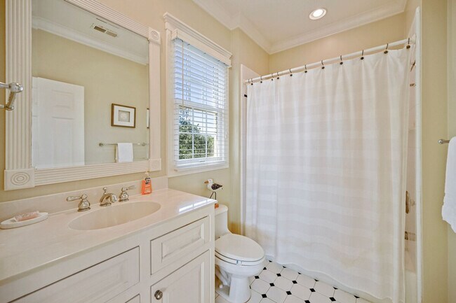 Building Photo - 3482 Luvan Blvd