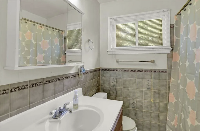 Bathroom - 6037 E 43rd St