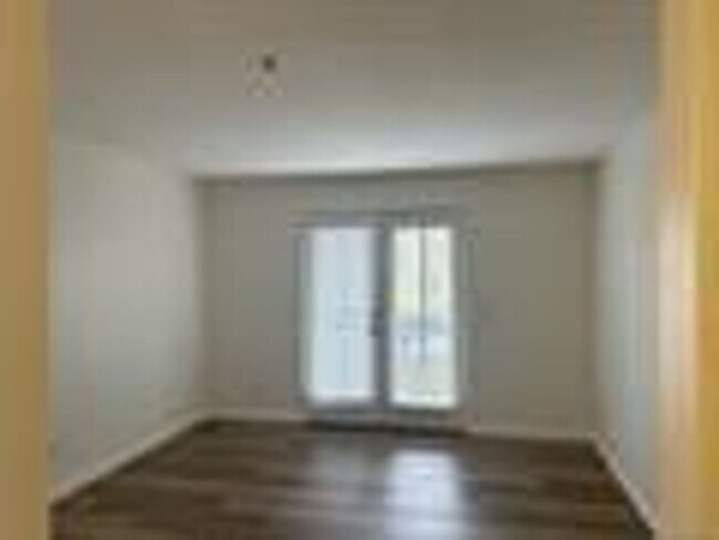 Building Photo - Ground Floor Condo in the heart of Hillcrest