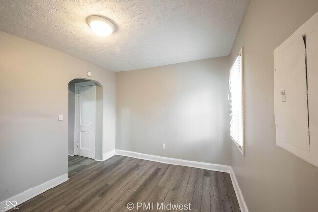 Building Photo - 2930 N Dearborn St