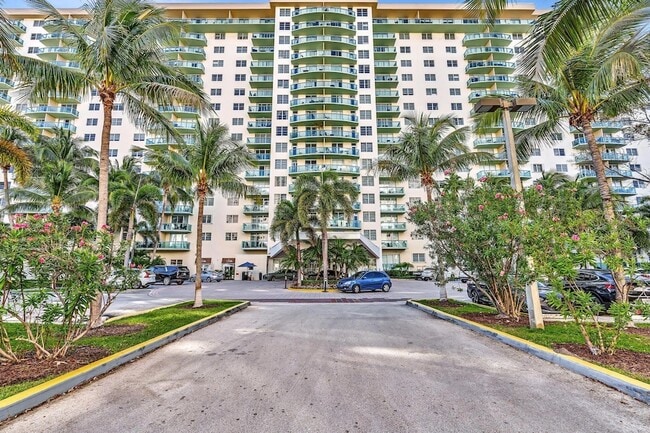 Building Photo - 19390 Collins Ave