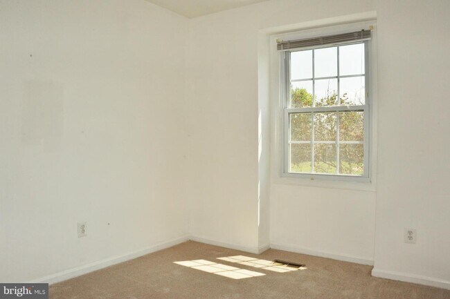 Building Photo - 6533 Yadkin Ct