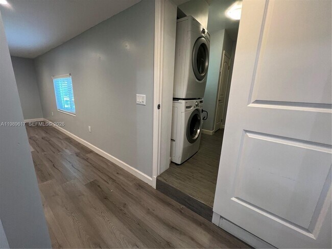 Building Photo - 432 Palmetto Dr