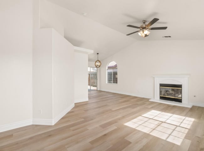 Building Photo - Spacious 3-Bedroom Home in Quiet Northwest...