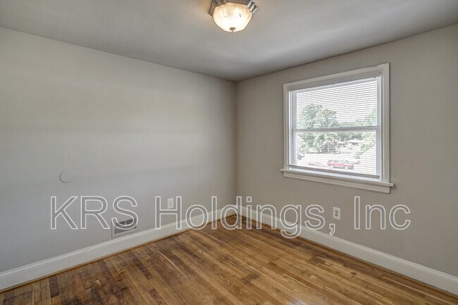 Building Photo - 5435 Remuda Dr