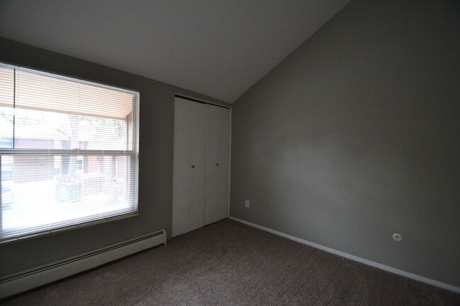 Building Photo - 4417 Carefree Cir N