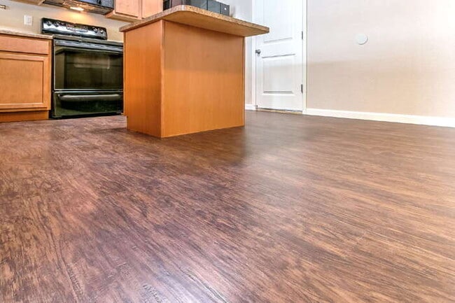 Building Photo - $1900 in Savings – Rent-Free December  // ...