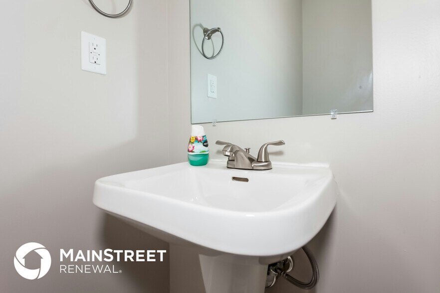 Building Photo - 1343 Braveheart Ln