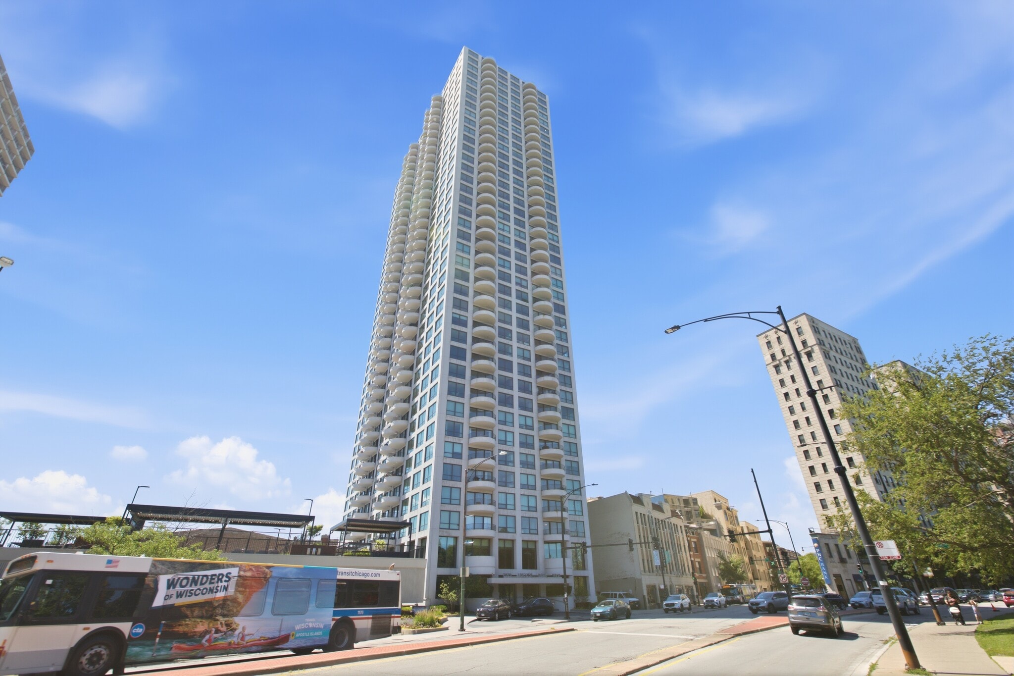 Building Photo - 2020 N Lincoln Park W