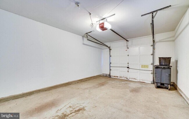 Building Photo - 11485 Carriage Gate Ct