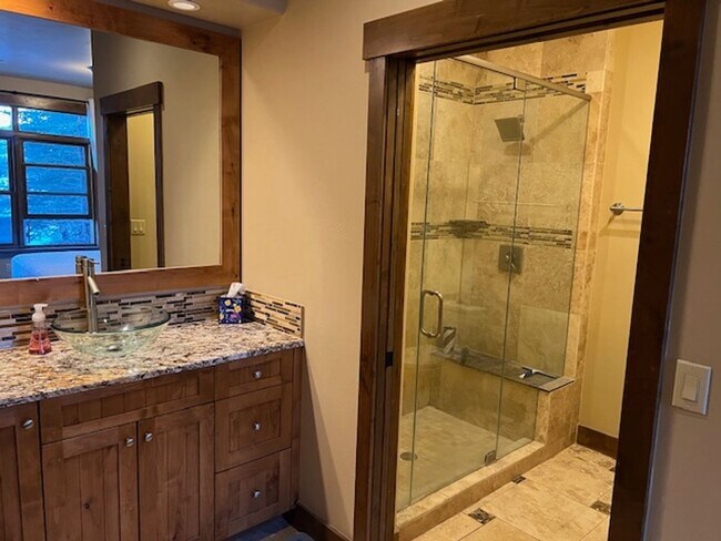 Building Photo - Unfurnished 2 bedroom in Frisco. Walk to Main Street! Garage and private Hot tub!