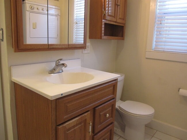 Building Photo - 41 Richwood St