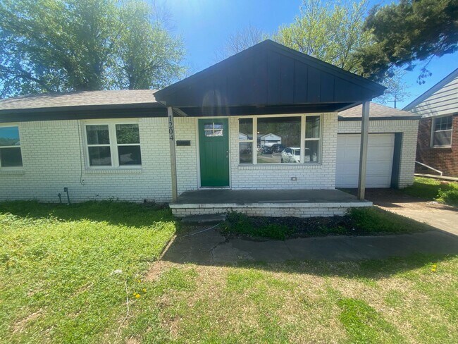 Primary Photo - Gorgeous 3 Bed, 2 Bath Home with Modern Up...