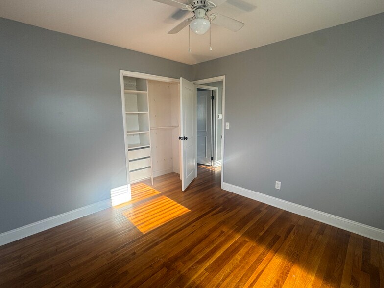 Building Photo - 2666 Shrewsbury Rd