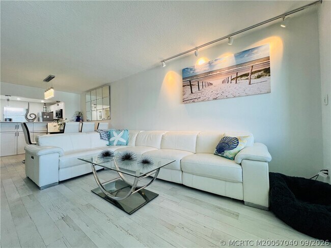 Building Photo - 9400 S Ocean Dr