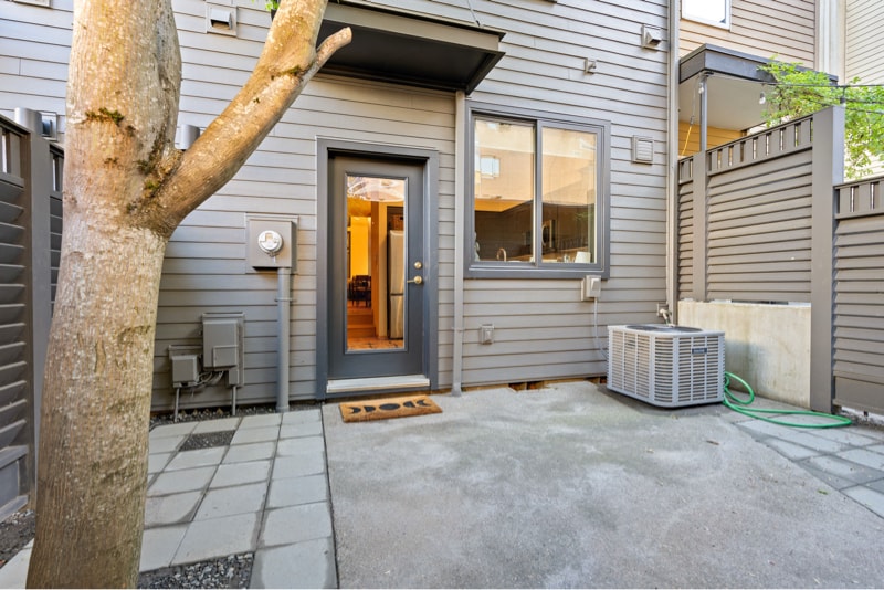 Building Photo - 1415 NE 17th Ave