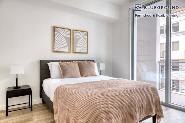 Building Photo - 4131 Laguna St