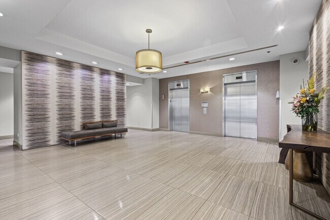 Building Photo - 330 N Jefferson St