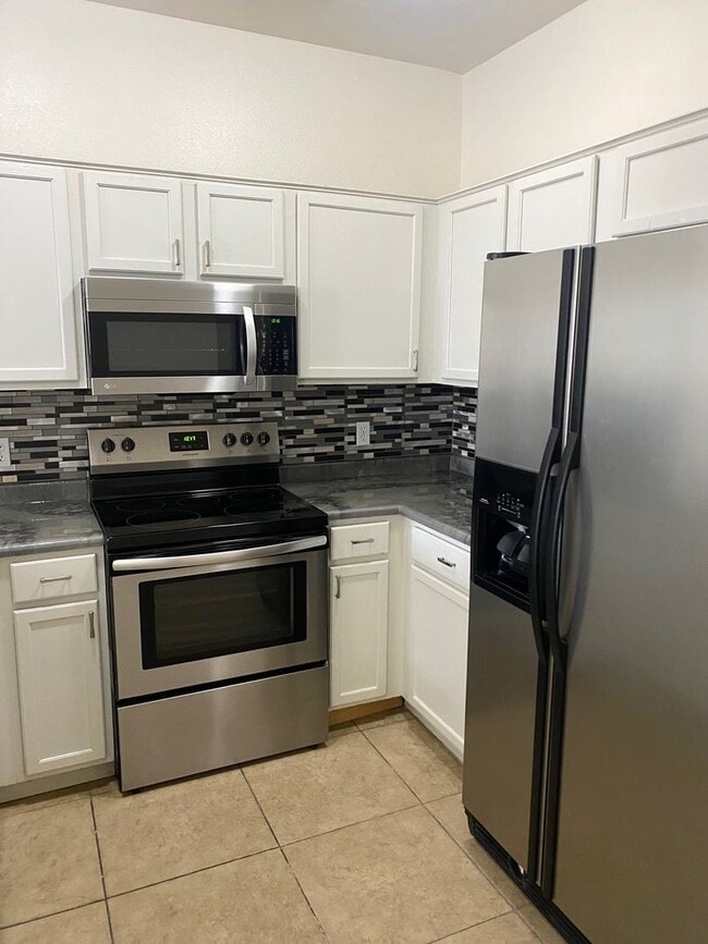 Building Photo - Ready Now!! 3BR 2.5BA located in Chandler - Cross Streets: Warner/Alma School