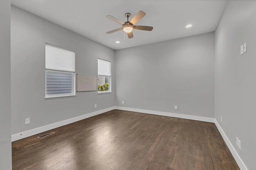 Building Photo - 606B Hume St