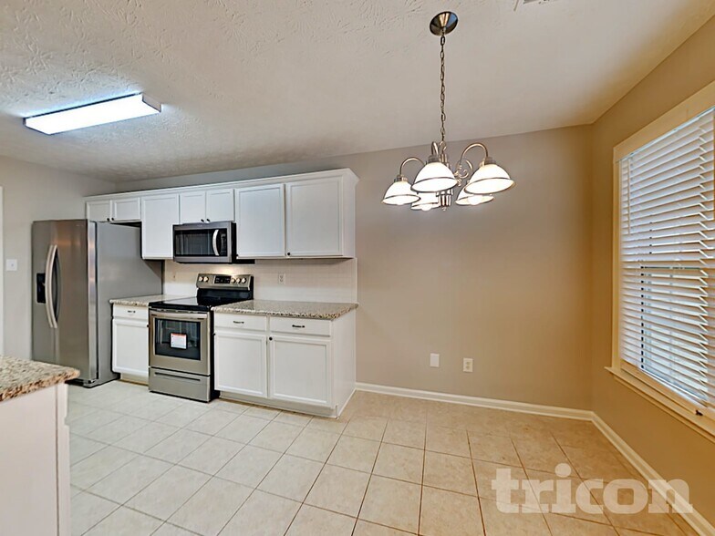 Building Photo - 170 Orchard View