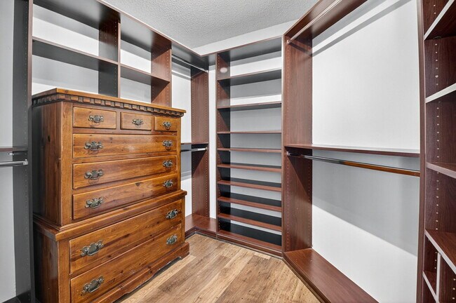 Building Photo - 7306 Spinnaker Bay Dr