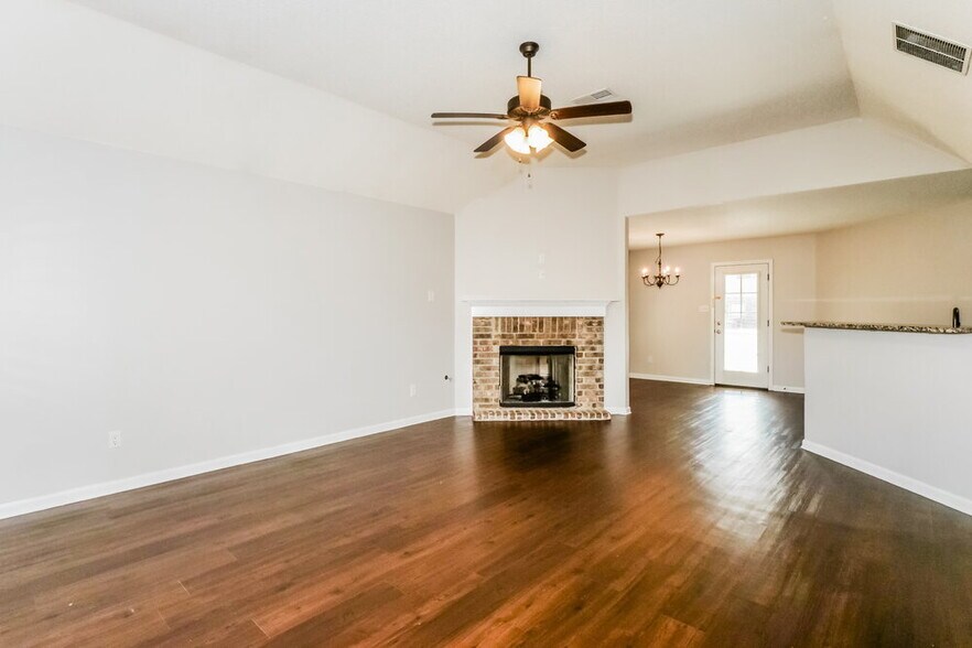 Building Photo - 9455 Darren Cir S