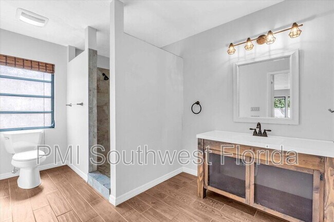 Building Photo - 7365 S Leewynn Dr