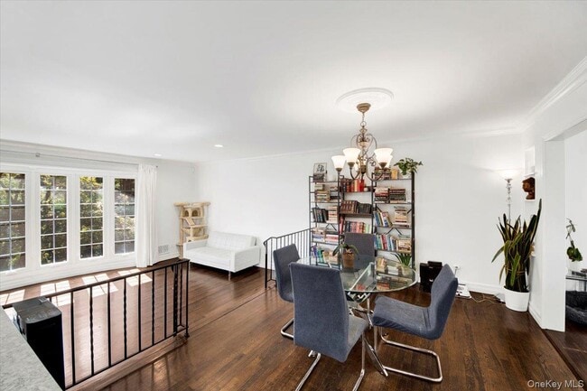 Building Photo - 270 Victory Blvd