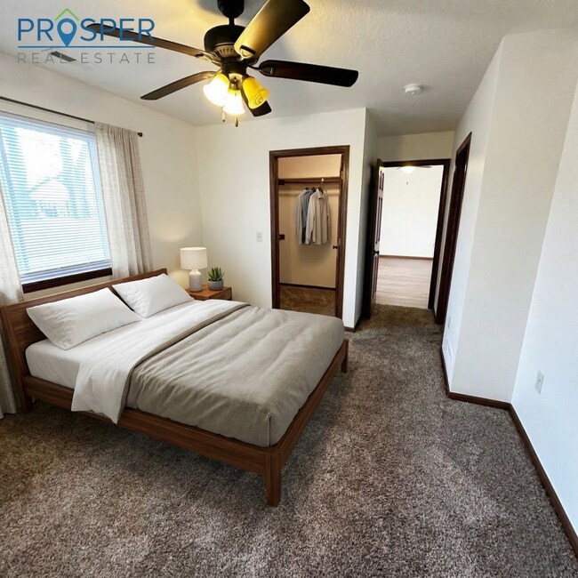 Building Photo - DA216X