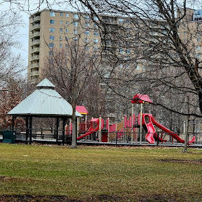 Building Photo - 2827 W Lunt Ave