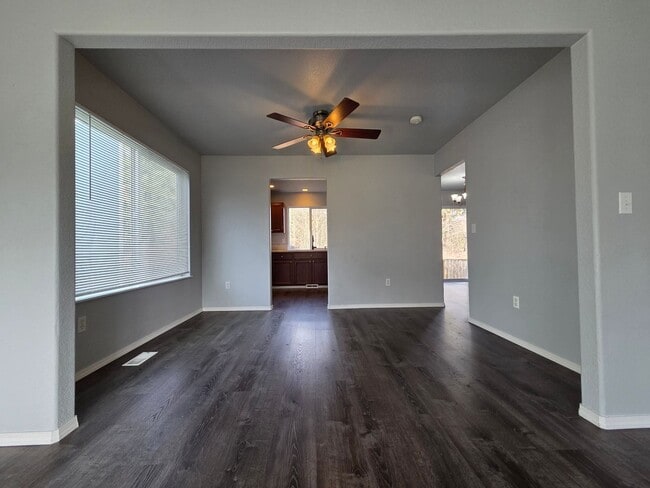 Building Photo - Beautiful Home in Spanaway!