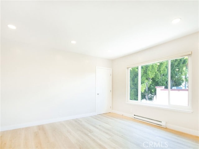 Building Photo - 2027 Vista Del Mar Ave