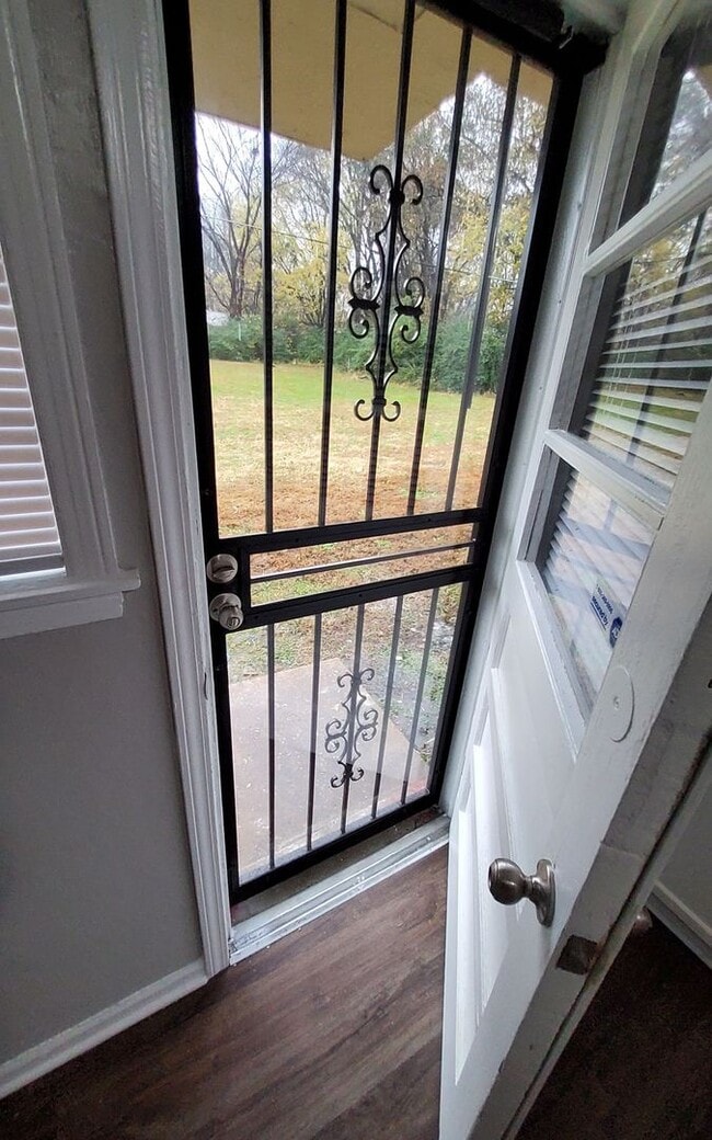 Building Photo - 2970 Hale Ave