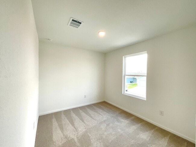 Building Photo - **APPLICATION RECEIVED** Modern 3-Bed, 2.5-Bath Home with Included Internet & Fenced Backyard in ...