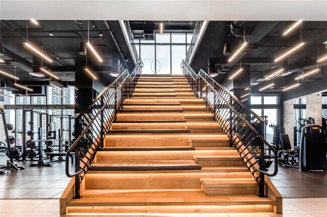 Building Photo - 398 NE 5th St